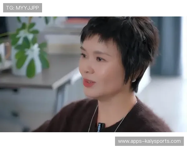 李静突破防线制造得分机会，李静接受采访视频