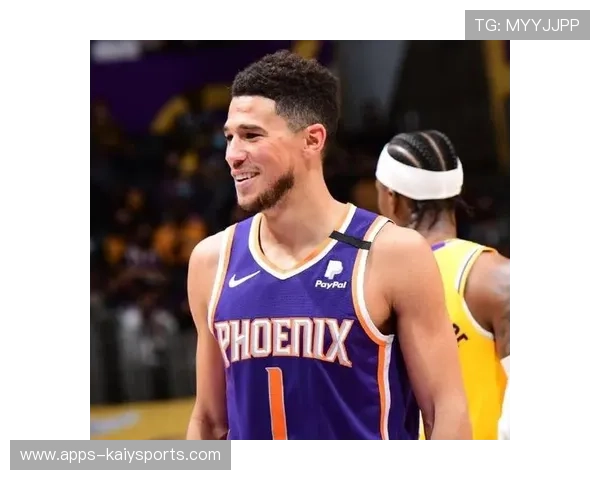 湖人队士气高涨，誓夺季后赛门票，湖人主场时隔8年再迎季后赛