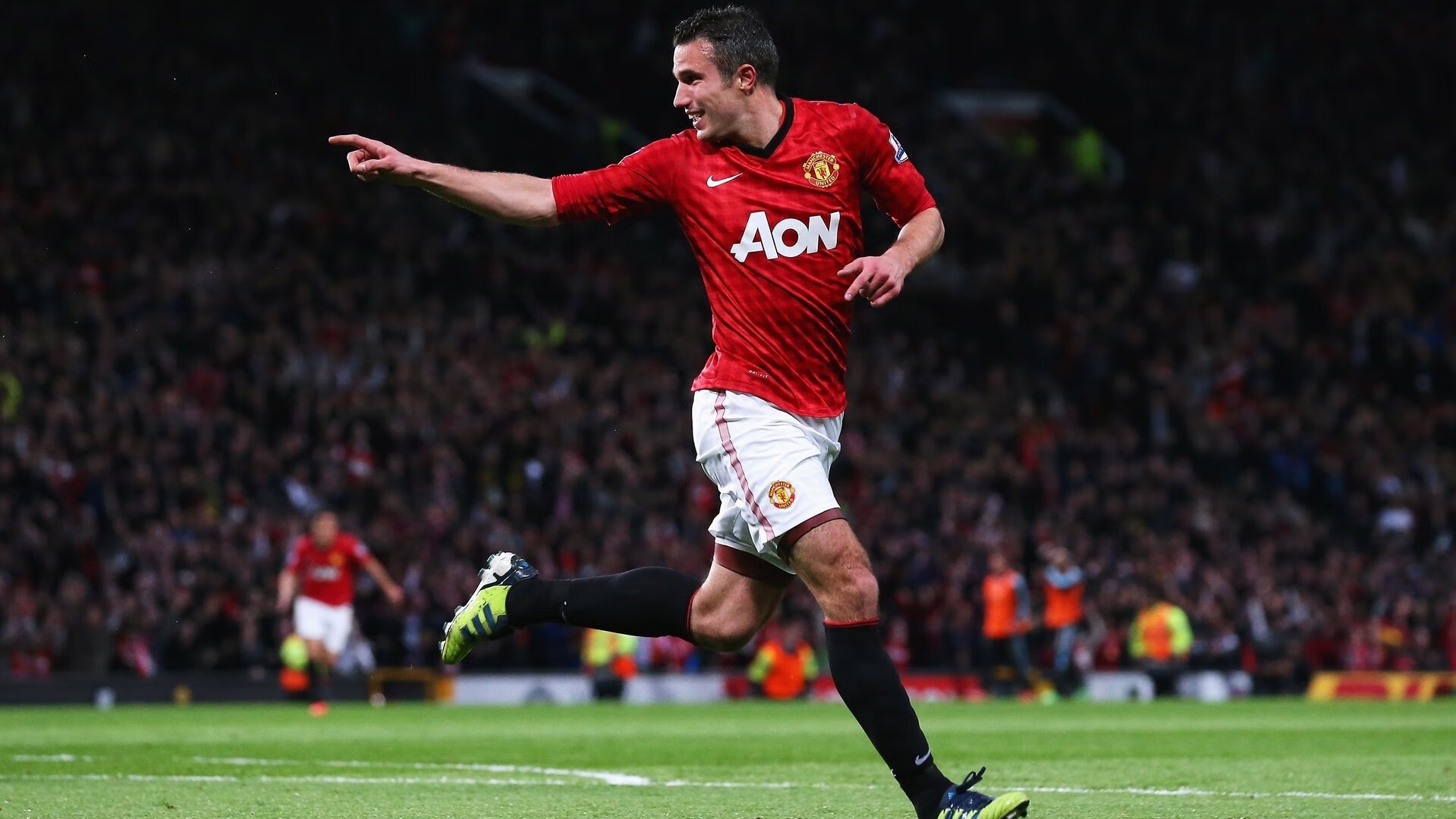 AC米兰签入新中场，希望重现辉煌，终于有钱了! 主帅续约新援补强的ac米兰热闹重建中